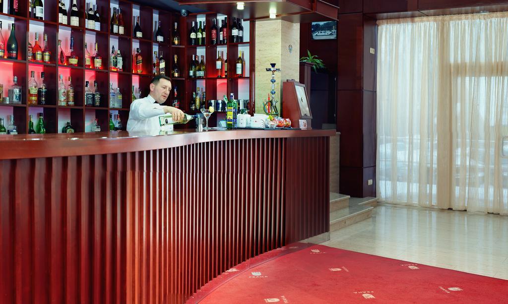 Отель Praha Accord Hotel Ужгород Экстерьер фото